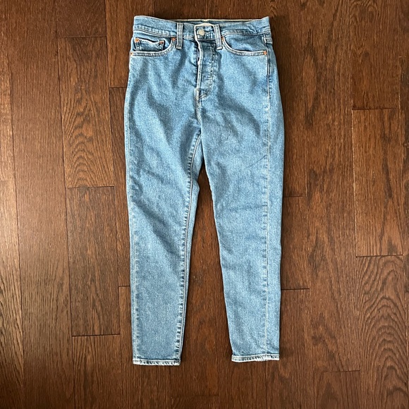 EUC Levi’s Wedgie Skinny medium light wash sz 28 - Picture 3 of 6